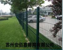 公路护栏网和铁路护栏网的差异有哪些? 公路护栏网和铁路护栏网的差异有哪些?